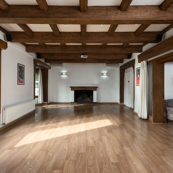 Salón_France_02_Baja
